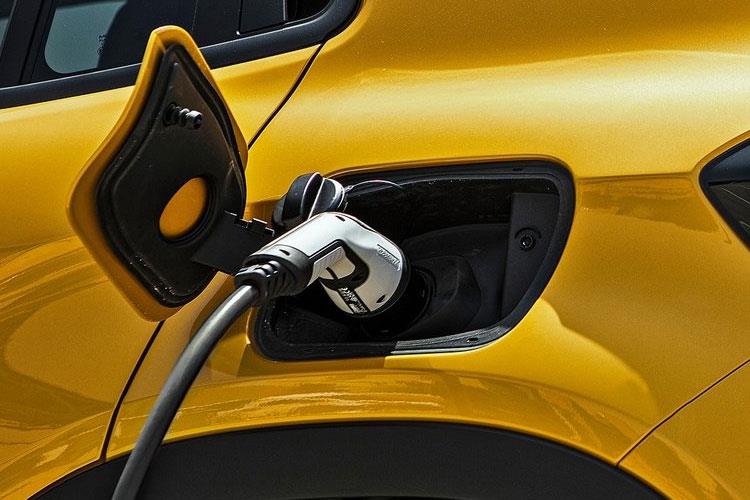 3779404 1.2 e-Hybrid Summit 5dr DCT