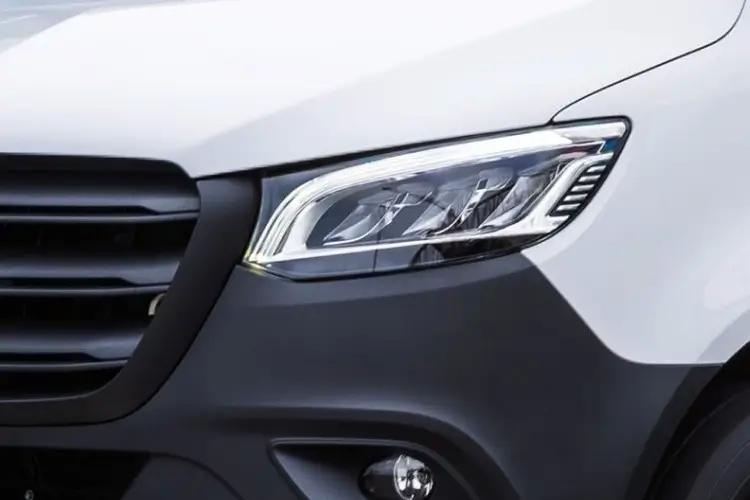 3817911 3.5t H2 Pro Van